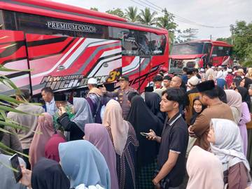 Polri Beri Rasa Aman Kepulangan Jamaah Haji  Waykanan