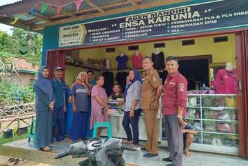 Pemerintah Kampung Kotaway Pantau Proses Pencairan Bantuan PKH