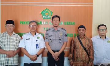 Calon Jamaah Haii Way Kanan Ikuti Pembuatan Paspor