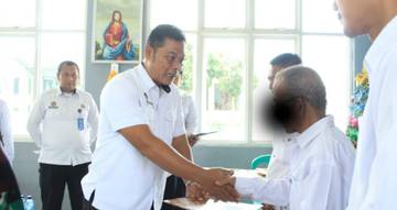 Lapas Way Kanan Serahkan Remisi Natal
