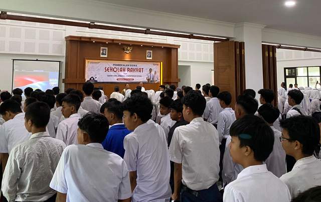 Menebar Manfaat Lewat Sekolah Rakyat      