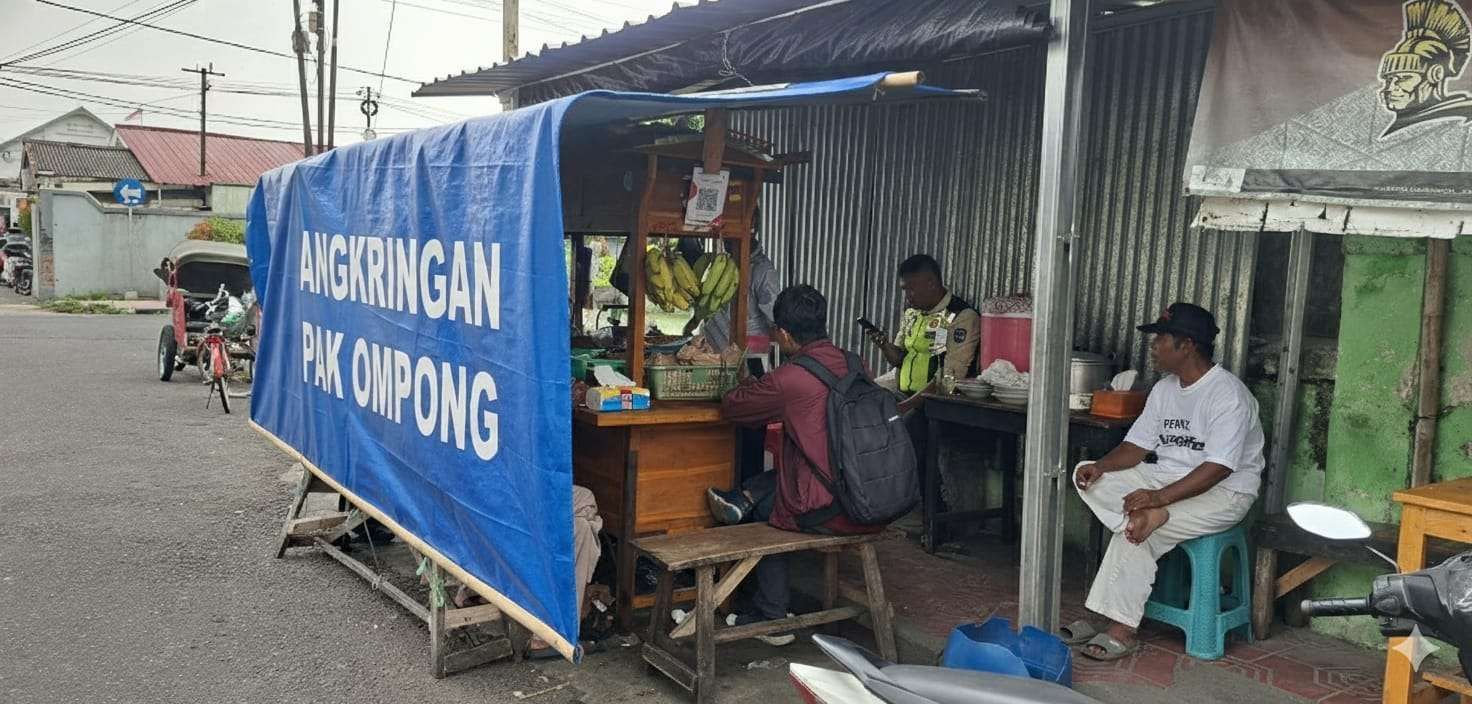 Angkringan Pak Ompong Hadirkan Cita Rasa Tradisional Yogyakarta