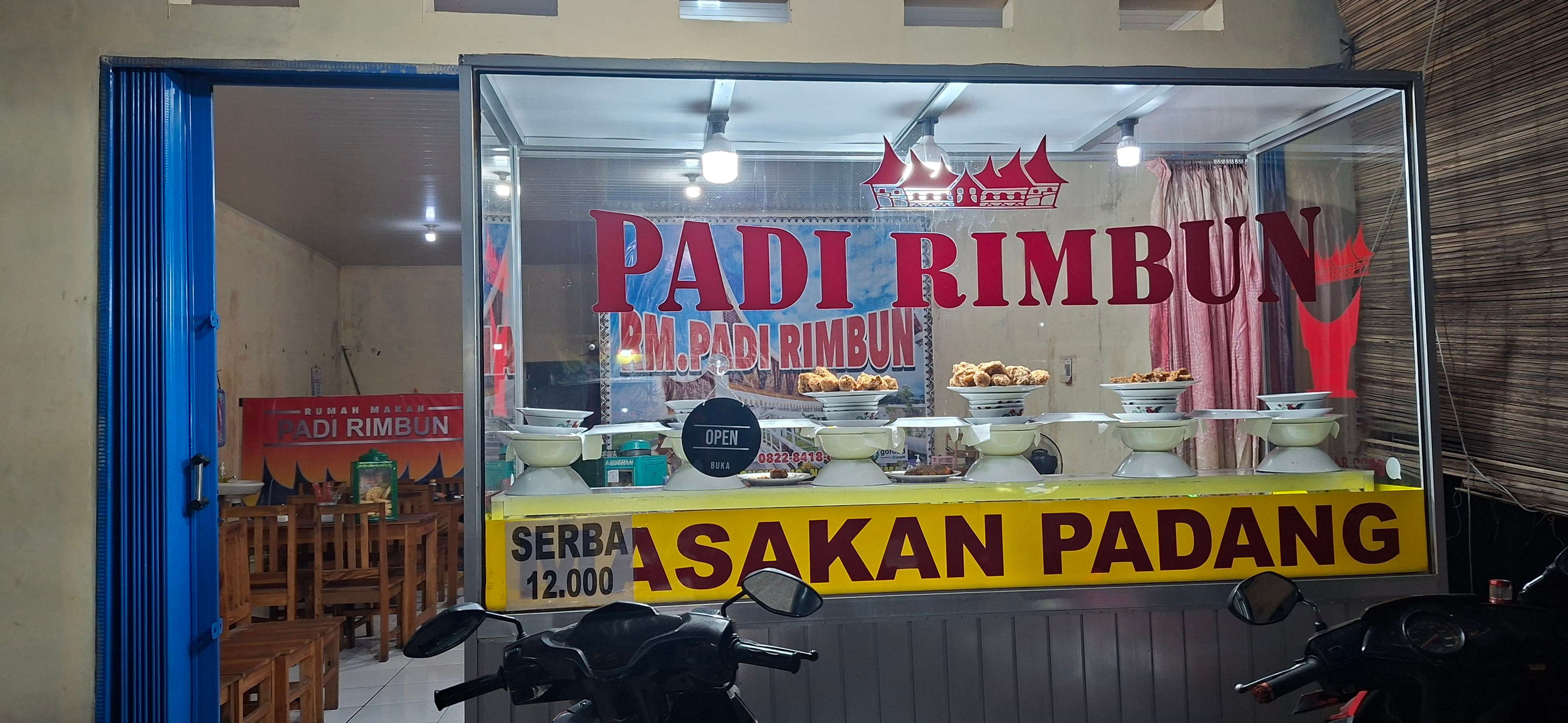 Rumah Makan Padi Rimbun Sajikan Cita Rasa Padang