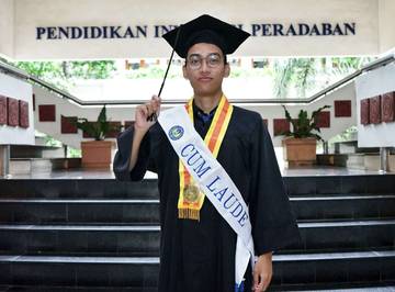 Apry Adi Saputra, Anak Buruh Tani Raih IPK Tinggi