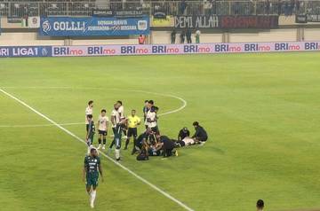 Dion dan Cirino Bawa PSS Ungguli PSM 2-1 di Babak Pertama