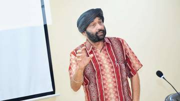 Profesor Bilveer Singh: Mari Saling Berdiskusi
