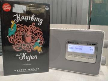 Referensi Buku Akhir Pekan : Kambing Dan Hujan