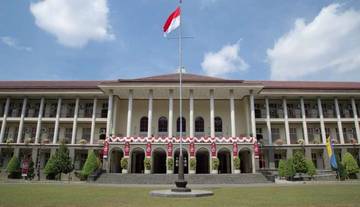UGM Tanggapi Kasus Dugaan Korupsi Salah Satu Pejabatnya