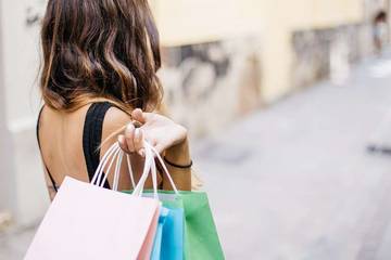 Hindari Impulsive Buying yang Menguras Dompet