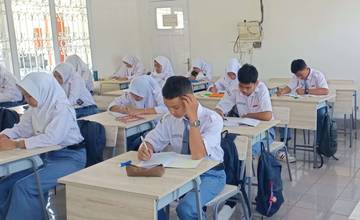 Pendidikan Gratis, Kini Tak Sekadar Mimpi        