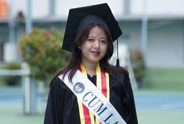 Sempat Alami Masa Sulit, Gadis Ini Lulus Cumlaude