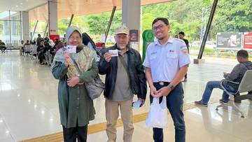 KAI Wisata Berikan Merchandise Nataru bagi Pelanggan e-Porter