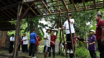 DPRD Kulon Progo Bedah Rumah Warga Kurang Mampu