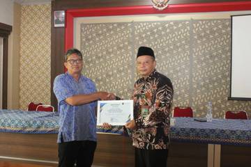 Kemenag Kulon Progo Terima Penghargaan Jaga Kaliku Sipatin
