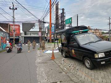 Spanduk Melintang Jalan Disita Satpol PP Sleman