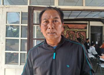 Jelang PSIM-Persebaya, Polisi Halau Tiga Truk Penuh Bonek