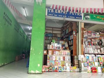 Demi Bertahan, Penjual Buku Manfaatkan Penjualan Online 