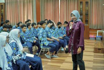 SMP Muhammadiyah 2 Yogyakarta Gelar Literasi Digital