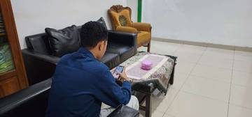 Batasi Penggunaan Handphone untuk Cegah Penurunan Fungsi Otak