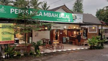 Pepes Nila Mbah Jalal, Kuliner yang Bertahan Sejak Pandemi