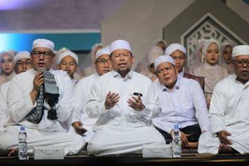 Ribuan Santri Ikuti Haflah Khotmil Quran Pandanaran