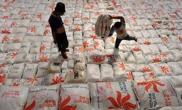 Keberhasilan Indonesia Ikut Menurunkan Harga Beras Dunia