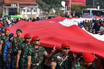 Kirab Merah Putih
