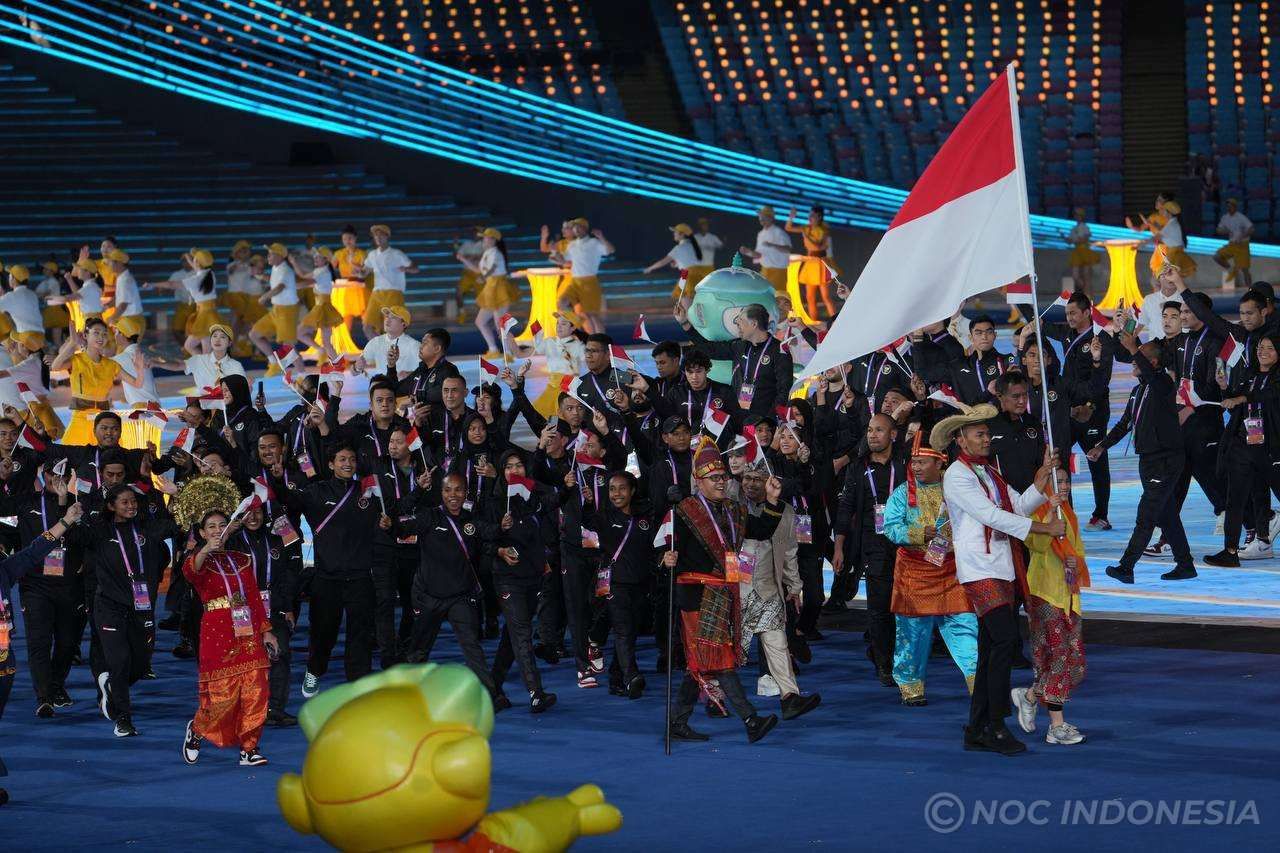 Bhinneka Tunggal Ika Hiasi Defile Indonesia