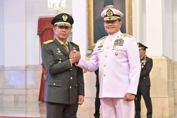 Presiden Jokowi Melantik Panglima TNI Jendral Agus Subiyanto 