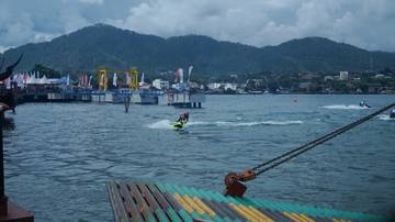 Roberto Mariani Hibur Penonton dengan ‘Freestyle Jetski’