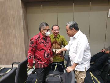 Pertemuan Sekjen PDIP dan Gerindra