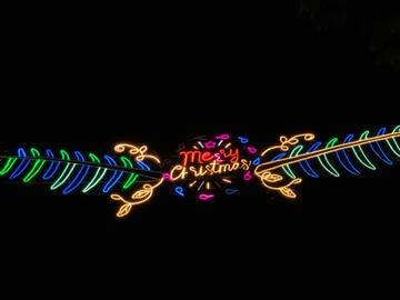 Hiasan Lampu dan Pohon Natal Percantik Kota Manado