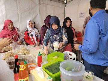 Bazar dan Hiburan Semarakkan Pencoblosan di Bangladesh