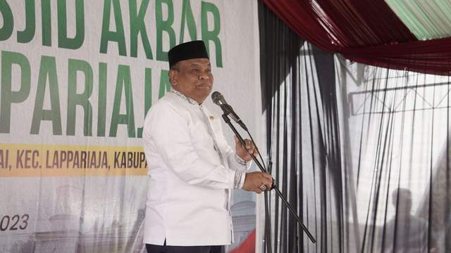 Gubernu Sulsel Meresmikan Masjid Akbar Lappariaja Bone