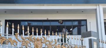 Gedung dan Pagar BP Batam Mulai  diperbaiki Pasca Rusuh Demo Penolakan Relokasi Warga Rempang