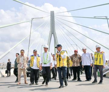 Presiden Jokowi Tinjau Jembatan Pulau Balang