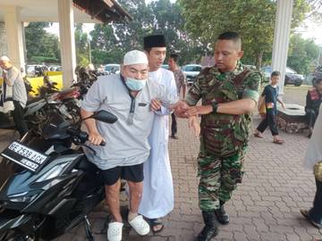 Sejumlah Lansia Antusias Melaksanakan Salat Idul  Fitri yang diselenggarakan PW Muhammadiyah Lampung. (Foto RRI/Ikhwan)