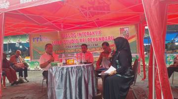Dialog Luar Studio RRI Pekanbaru di Pasar Palapa