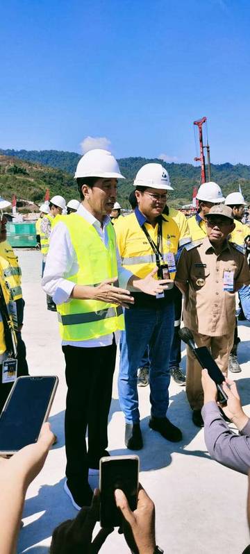 Joko Widodo Tinjau Proyek Pembangunan Smelter PT Amman Mineral Nusa Tenggara