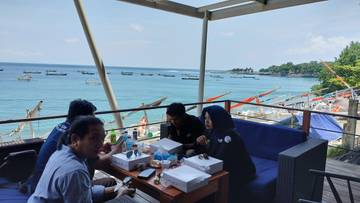 Senggigi dari Sudut Pandang Lain, Sepi