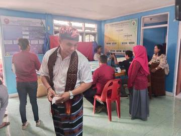Antusias Masyarakat Kecamatan Ndona Melakukan Perekam KTP Elektronik