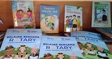 Bantu Tingkatkan Literasi Di Matim, Rotary Internasional Beri Buku gratis 