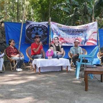 Teras Baca Anmok, Berantas Kebodohan Melalui Gerakan Literasi
