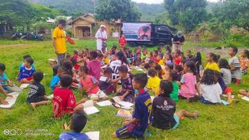 Komunitas Guru Penggerak Flotim Berikan  Pendampingan Bagi Korban Erupsi Gunung Lewotobi