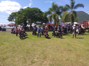 Kegiatan Pasar Murah Hari Pertama di Halaman Kantor Bupati Ende
