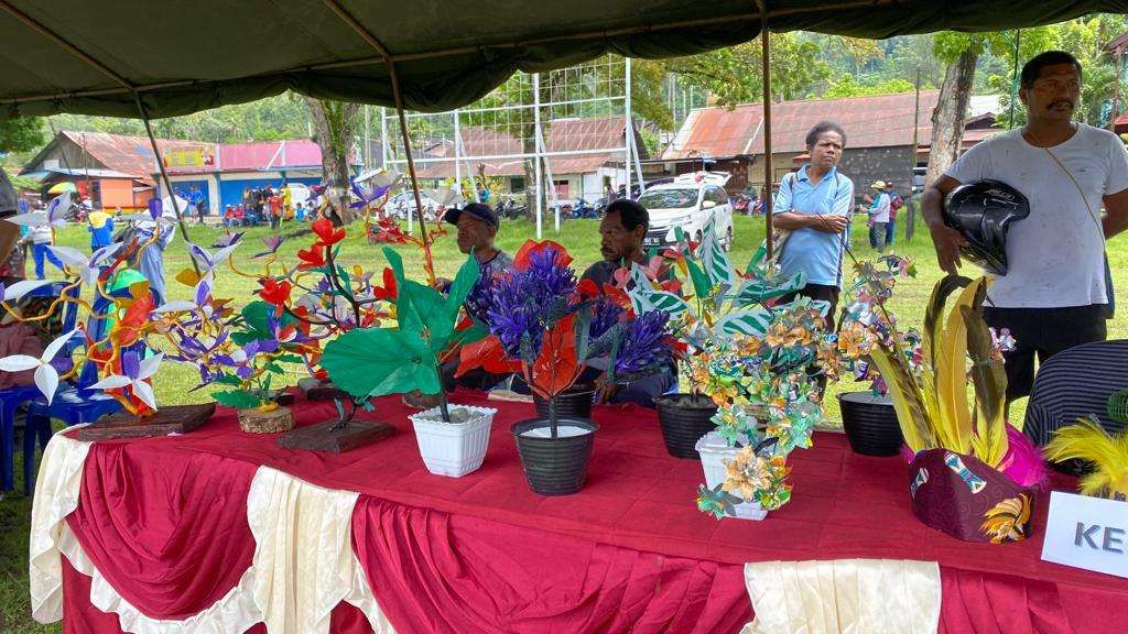 Hasil Kreatif Olahan Sampah di Pamerkan di HPSN Manokwari