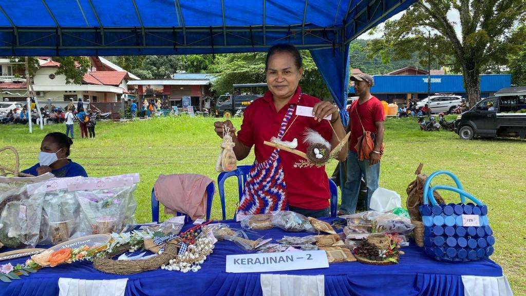 Hasil Kreatif Olahan Sampah di Pamerkan di HPSN Manokwari