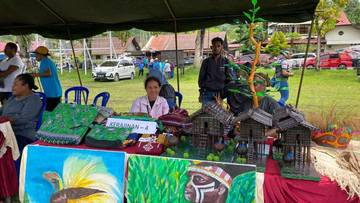 Hasil Kreatif Olahan Sampah di Pamerkan di HPSN Manokwari