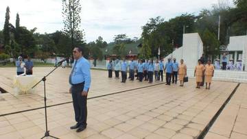 Jelang Hari Bakti Radio ke 78, Keluarga Besar LPP RRI Jayapura Ziarah ke TMP Trikora Waena