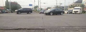 Pemudik Roda Empat Berplat Jabodetabek Padati Exit Tol Krapyak